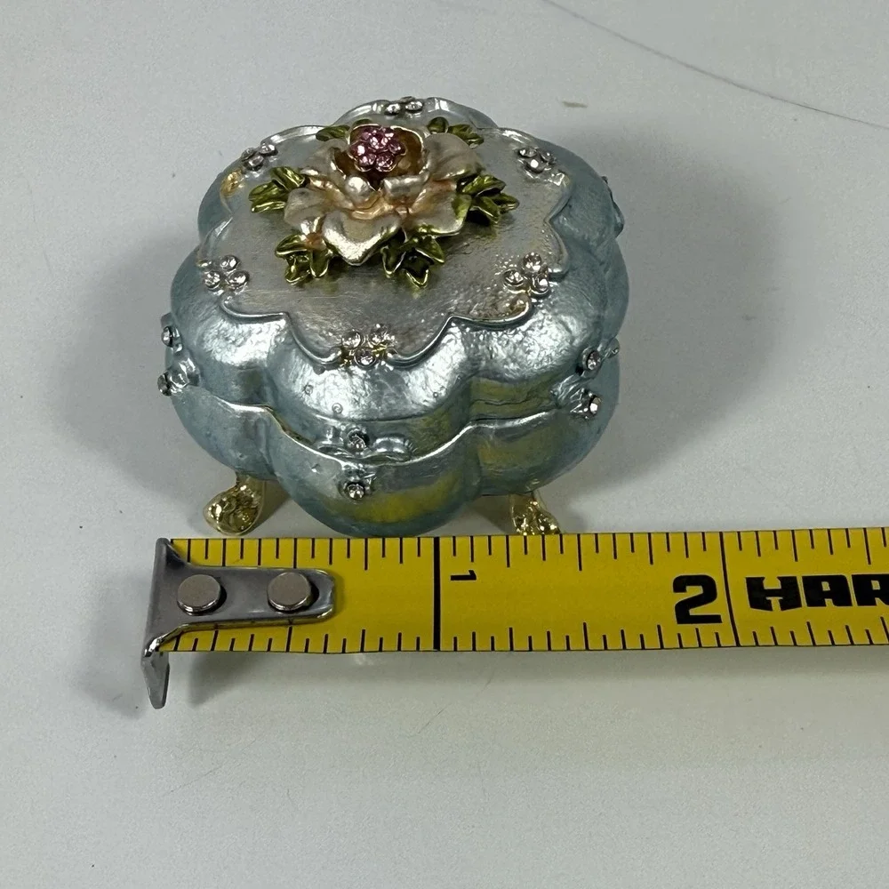 Ornate Victorian Blue Pearl Flower Jewelry Trinket Box Hinged Magnet Closure